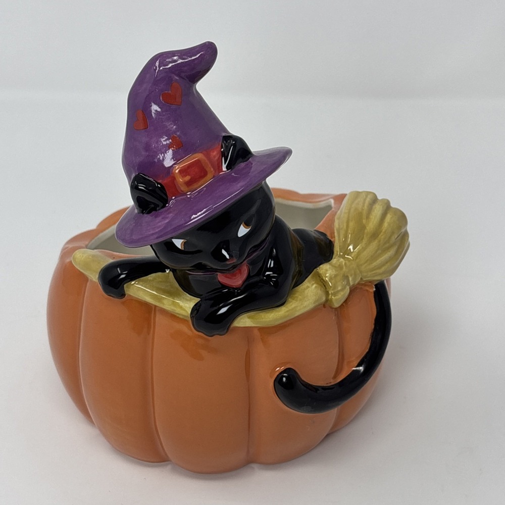 Yankee Pumpkin‎ Sophia Ceramic Candle Holder Features Black Cat Witch Hat Broom